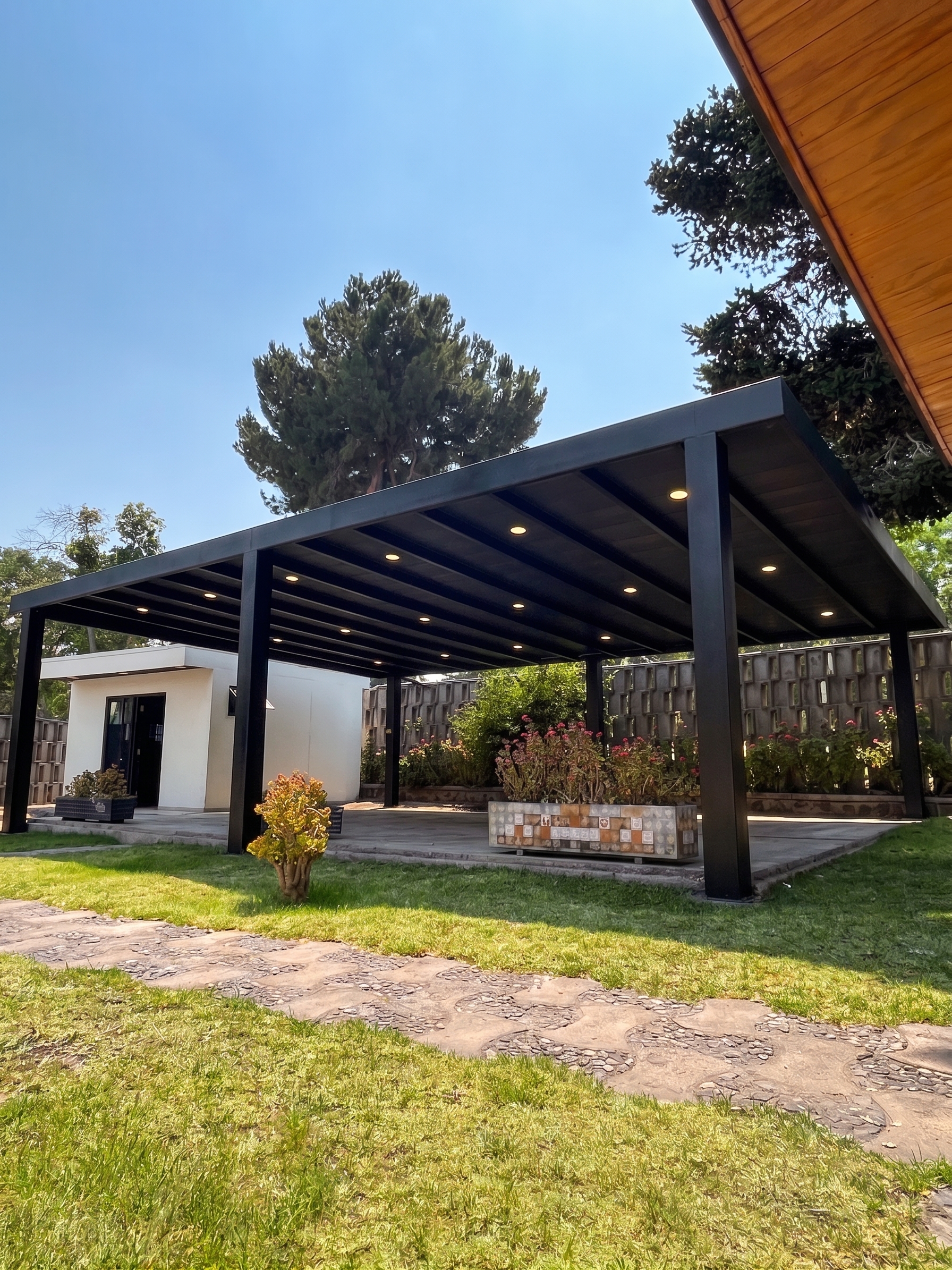 Cerramiento de Terraza en Valdivia por Grupo Macavi